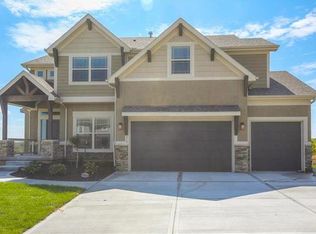 813 Old Hickory Rd, Greenwood, MO 64034