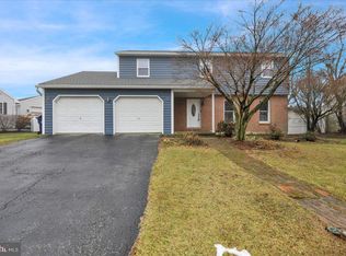 1820 Persimmon Dr, Sinking Spring, PA 19608