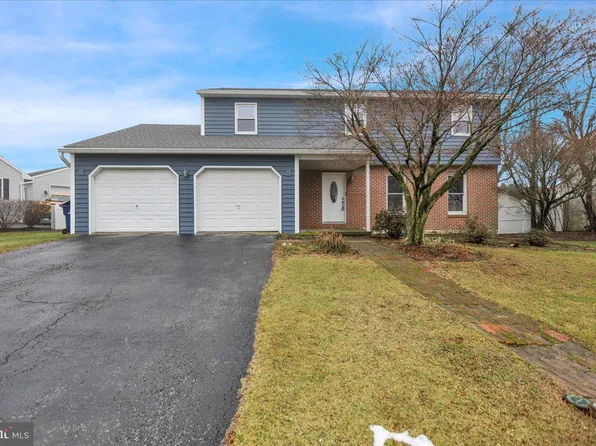 1820 Persimmon Dr, Sinking Spring, PA 19608