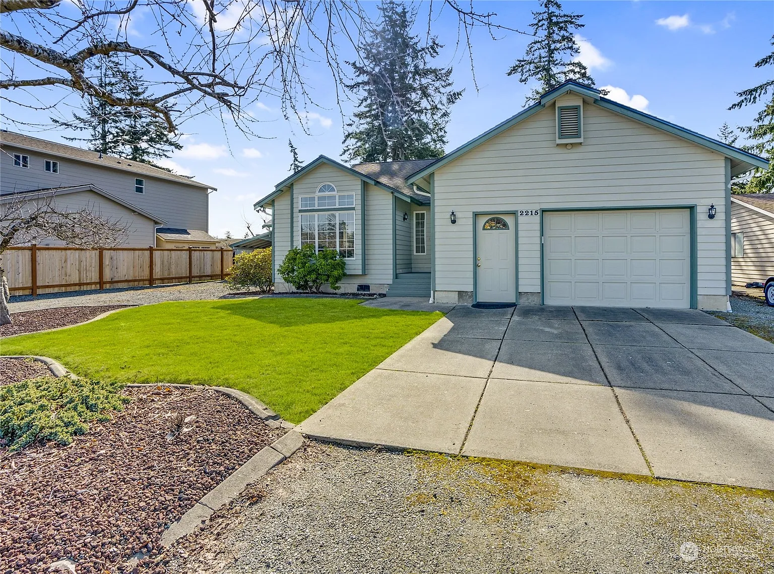 2215 29th Street photo 1