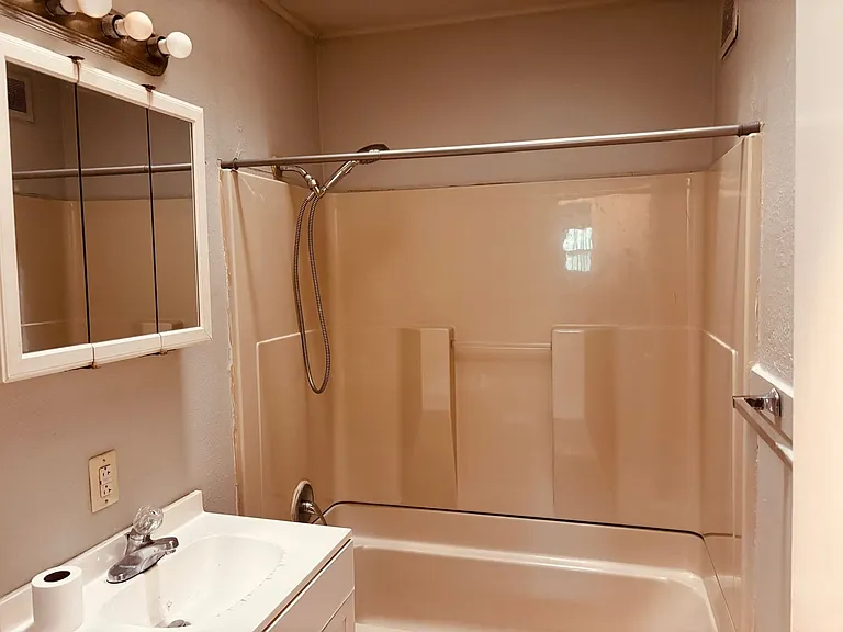 3242 S Millwood Ave — Photo 5