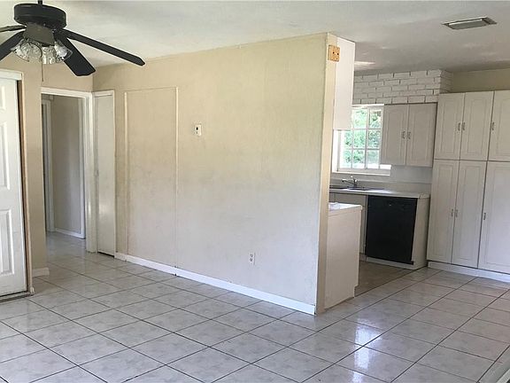 5th image of 651 SW 26th Ave