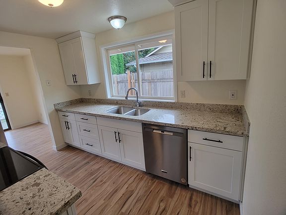 4th image of 807 Natalie Pl