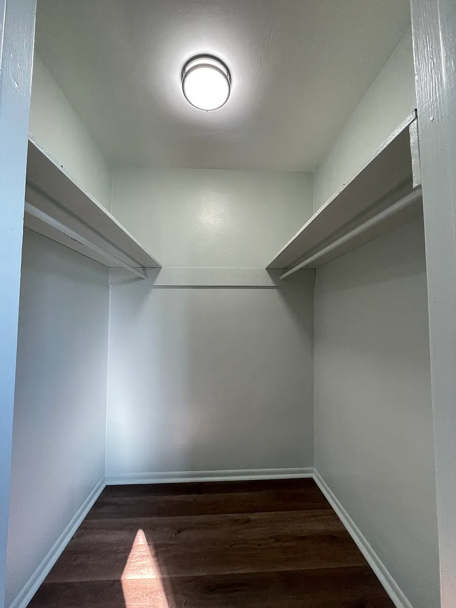 Building Photo - 634 Collins Ave #2