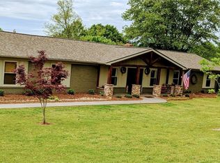 305 Rampey St, Easley, SC 29640