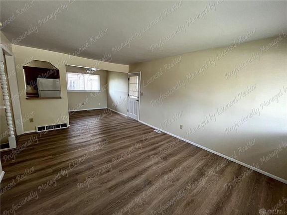3rd image of 423 Clyde Pl