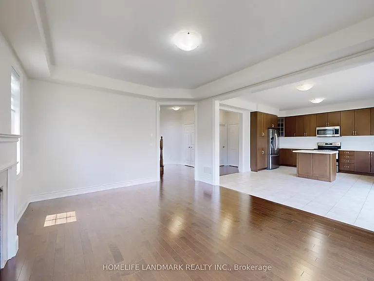 1533 Devine Point — Photo 9
