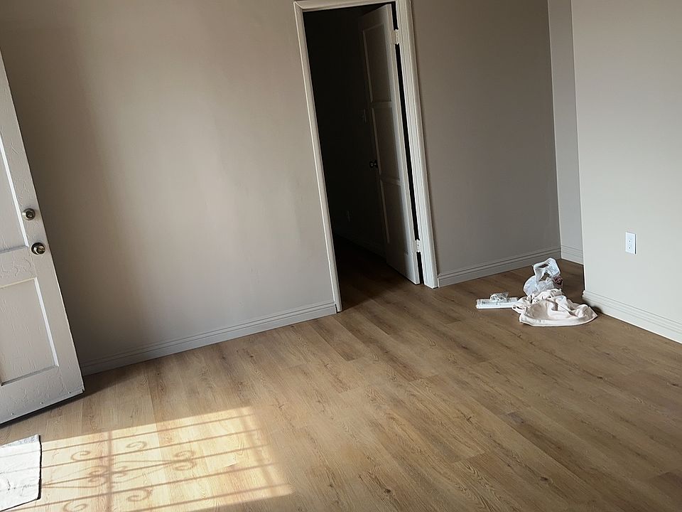 2nd image of 2129 Mitchell St