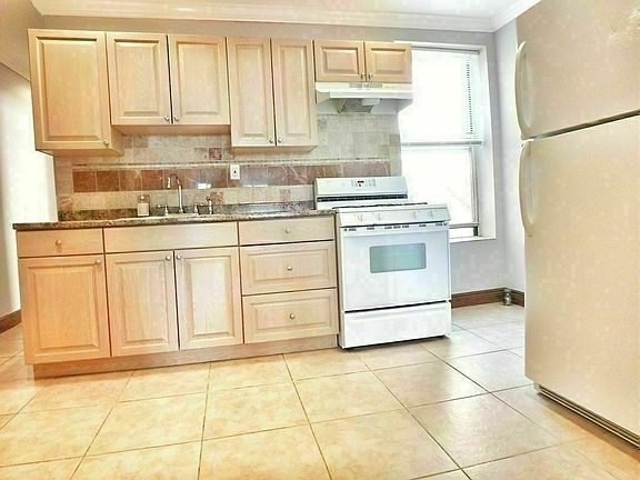 3rd image of 28-22 47th St #3B