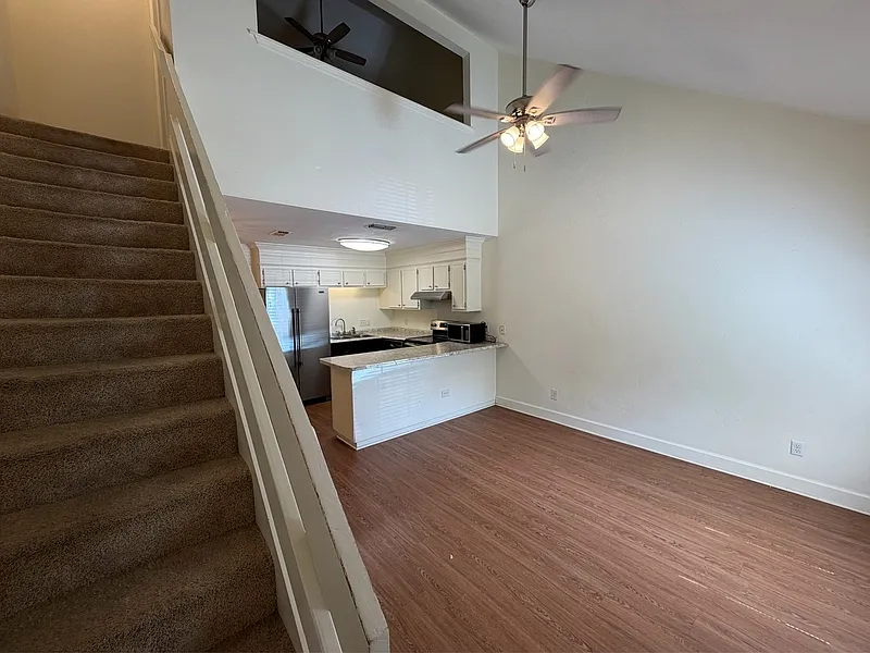 2 bed, 2.0 bath, 896 sqft, $1,300 — Photo 3