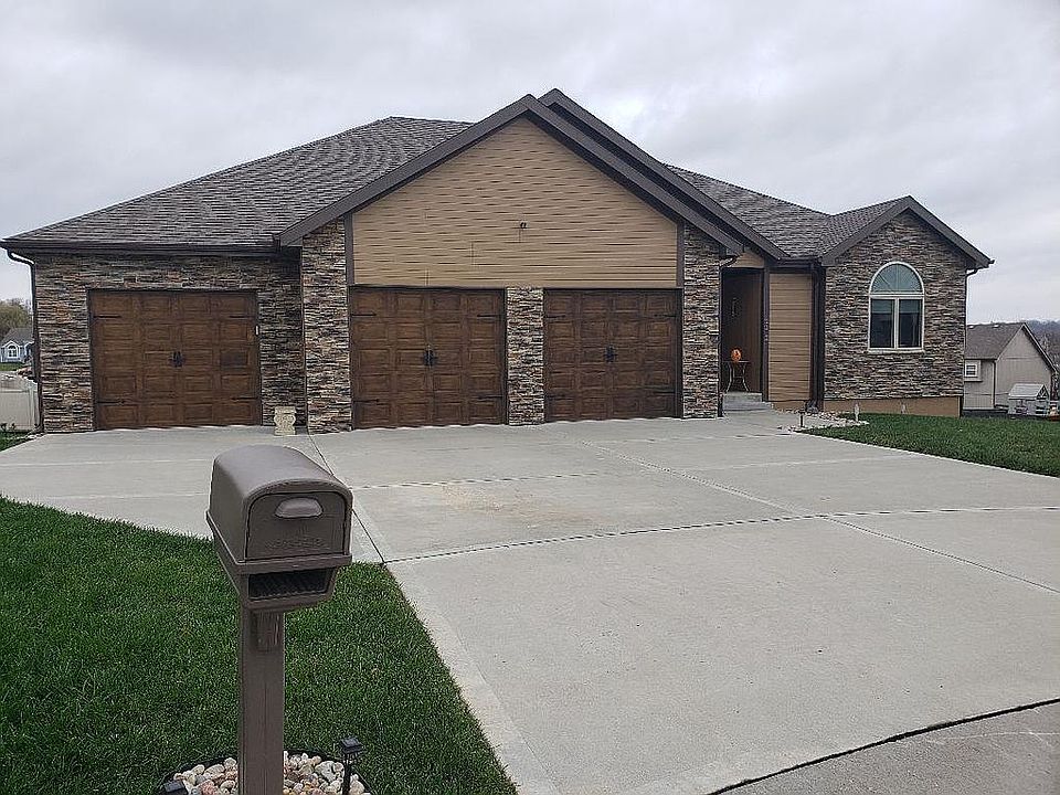 1st image of 2112 NW Cherry Ct
