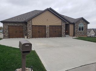 2112 NW Cherry Ct, Grain Valley, MO 64029