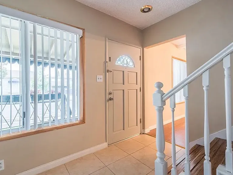 341 W Dryden St #A — Photo 4