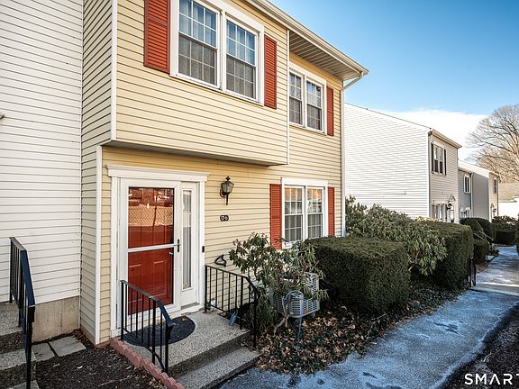 4th image of 55 Mill Plain Road #17-6