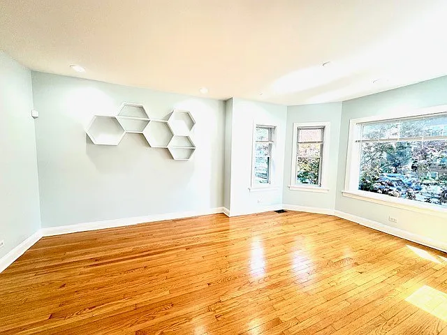 5618 N Artesian Ave #1 — Photo 4