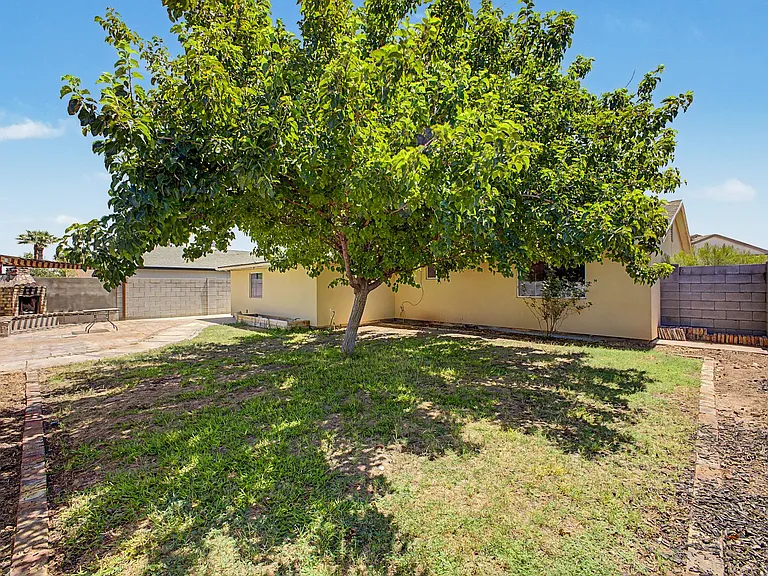 2104 N Comanche Dr — Photo 34