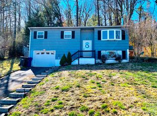 35 Hillside Cir, Brookfield, CT 06804
