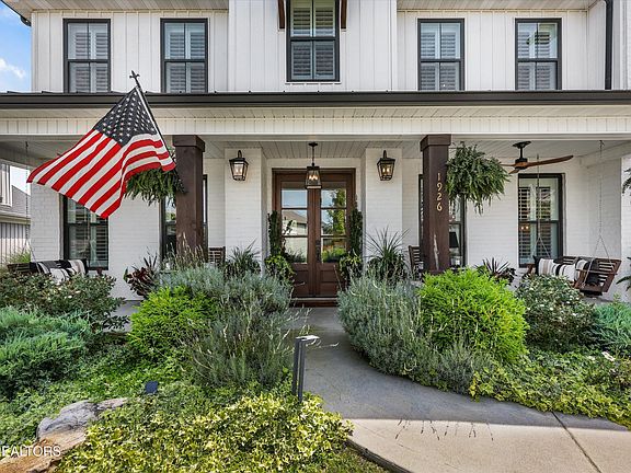 4th image of 1926 Highlands Ridge Ln