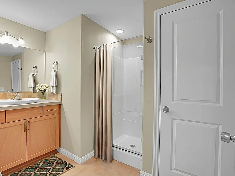 10038 SE Division St — Photo 18
