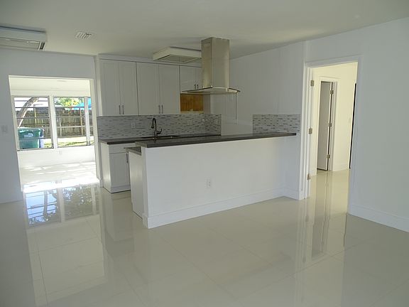 5th image of 9920 Haitian Dr
