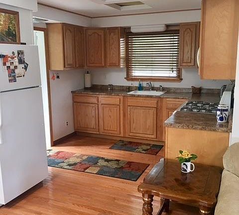 3rd image of 9819 N Lake Point Dr