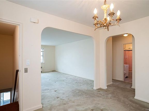 3rd image of 745 Quincy Ave #2