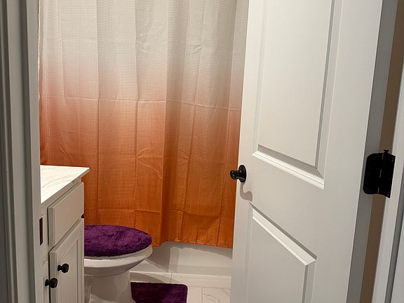 4th image of 5815 Fenway Dr