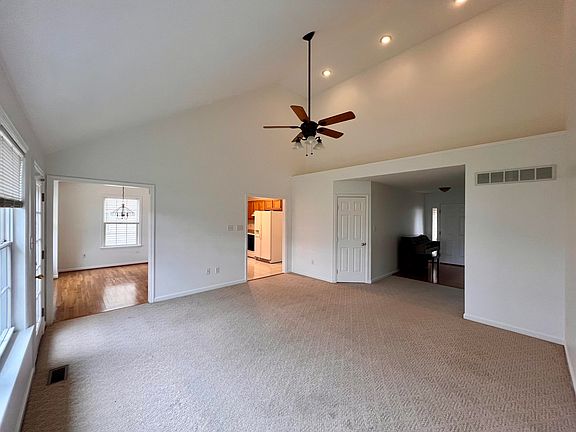3rd image of 112 Plum Ln