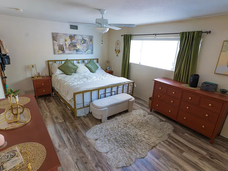 2916 W Verdugo Ave — Photo 3