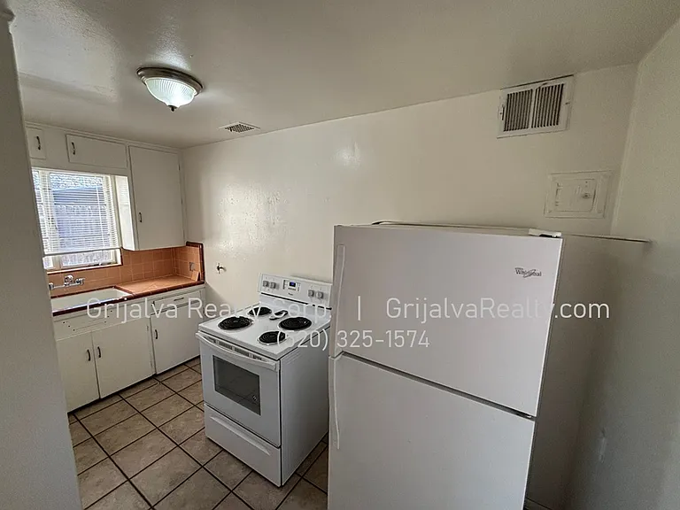 3001-3015 E La Madera Dr — Photo 4