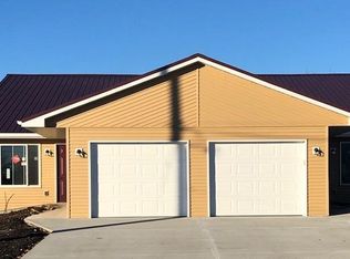 1319 W 3rd St #102, Nevada, IA 50201