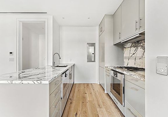 5th image of 347 Henry St #4C