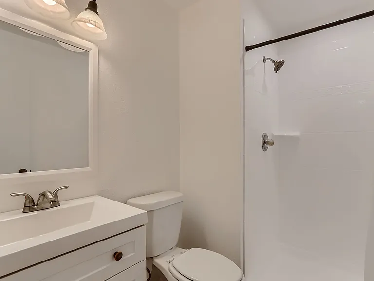 2046 Sumac St — Photo 15
