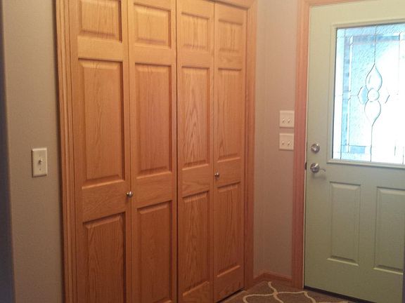 2nd image of 1416 Maplewood Ln