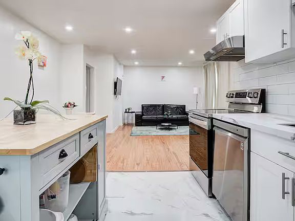 3rd image of 1039 McAllister Ave