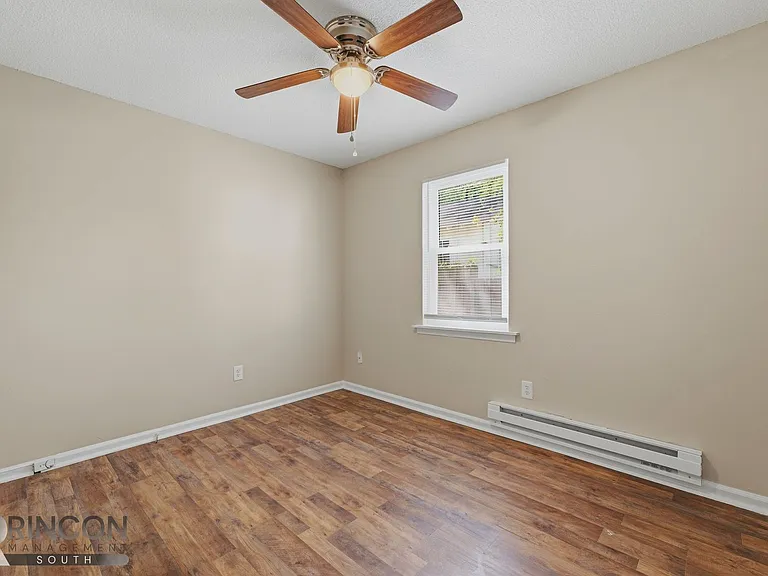4025-4031 Bamberg Ave — Photo 18