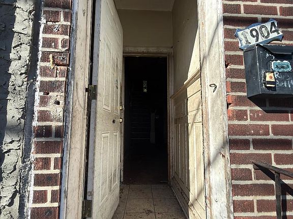 5th image of 1904 E Somerset St