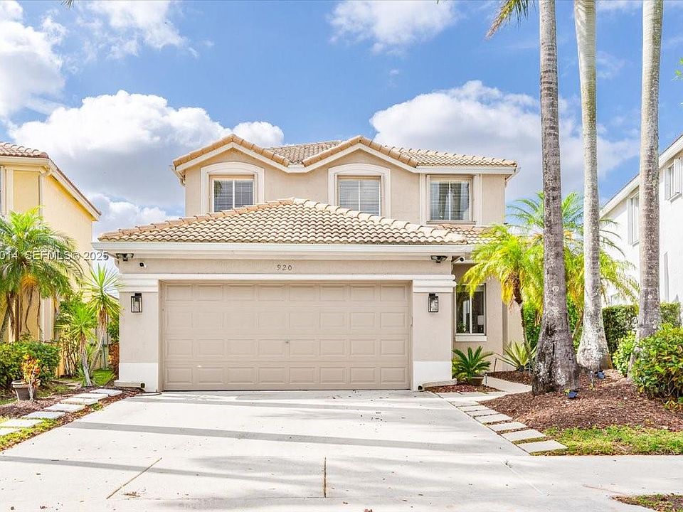 1st image of 920 Golden Cane Dr #920