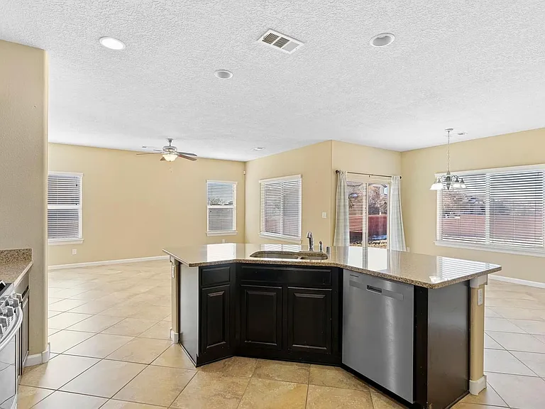 604 Loma Linda Loop NE — Photo 14
