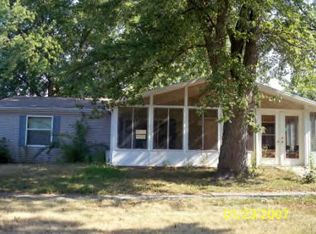 201 W South St, Fairmount, IL 61841