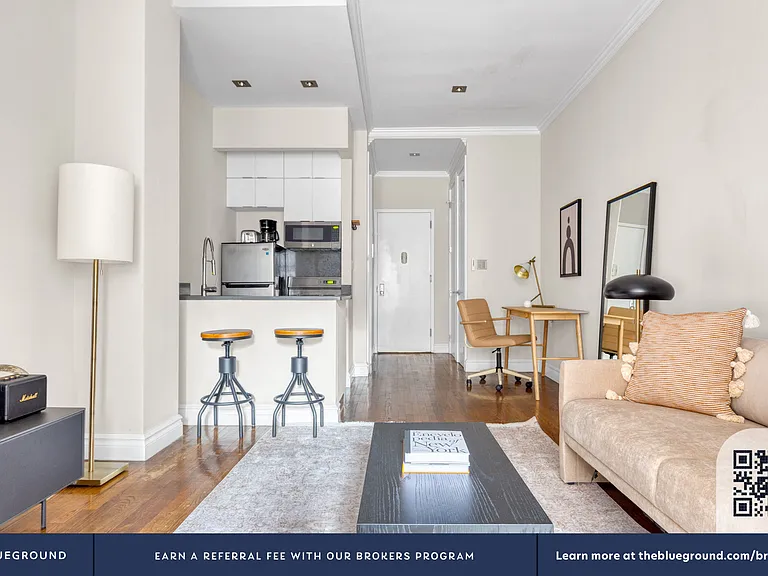290 W 12th St #3E — Photo 4