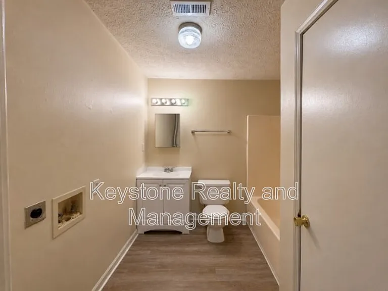 1375 Thompsonville Ln #18 — Photo 7