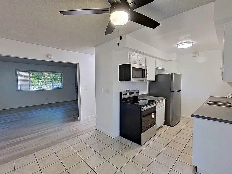 12072 Bailey St — Photo 6