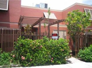 1470 Laguna Ln, Hollywood, FL 33026