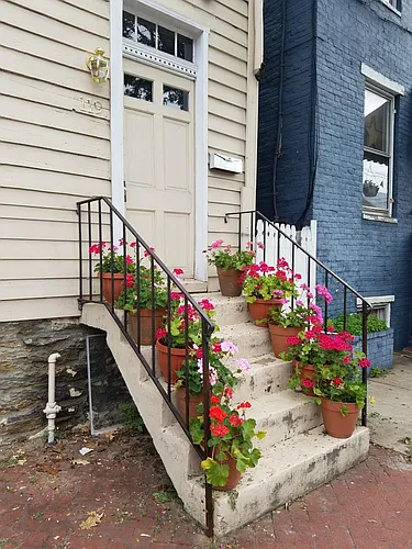119 W South St Photo 1