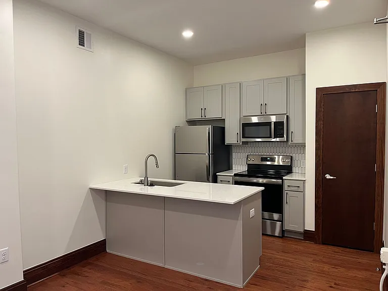 303 Greenup (NEW) — Photo 6