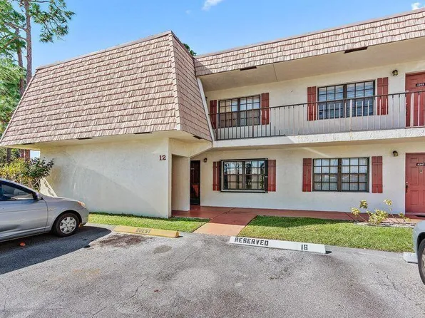 4245 Oak Terrace Dr, Greenacres, FL 33463