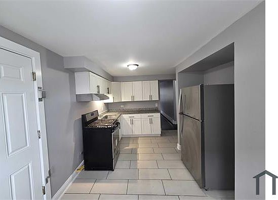 5th image of 14108 Tracy Ave #141082B