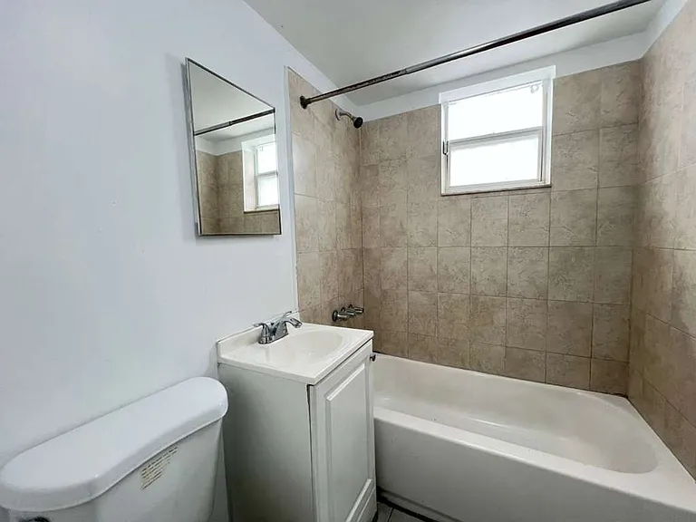 1805 NW 2nd Ct #102 — Photo 6
