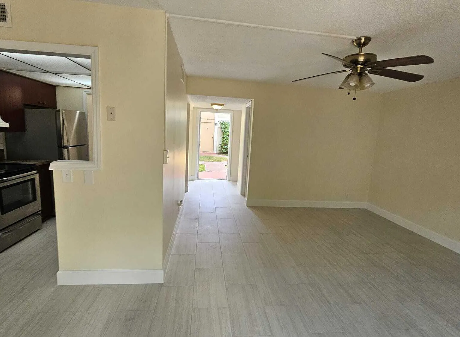 2 bed, 2.0 bath, 1099 sqft, $1,900 — Photo 1
